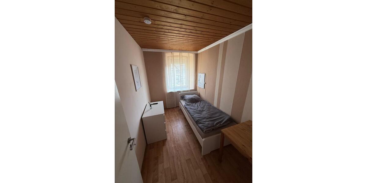Wohnen auf Zeit Wunsiedel - 10 Zimmer, 85 m&sup2;, 20&euro; | Angebot:23569879