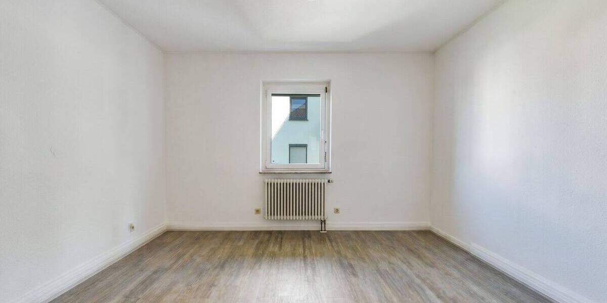 Etagenwohnung Stuttgart Zuffenhausen - 3 Zimmer, 77 m&sup2;, 1.100&euro; | Angebot:26512963