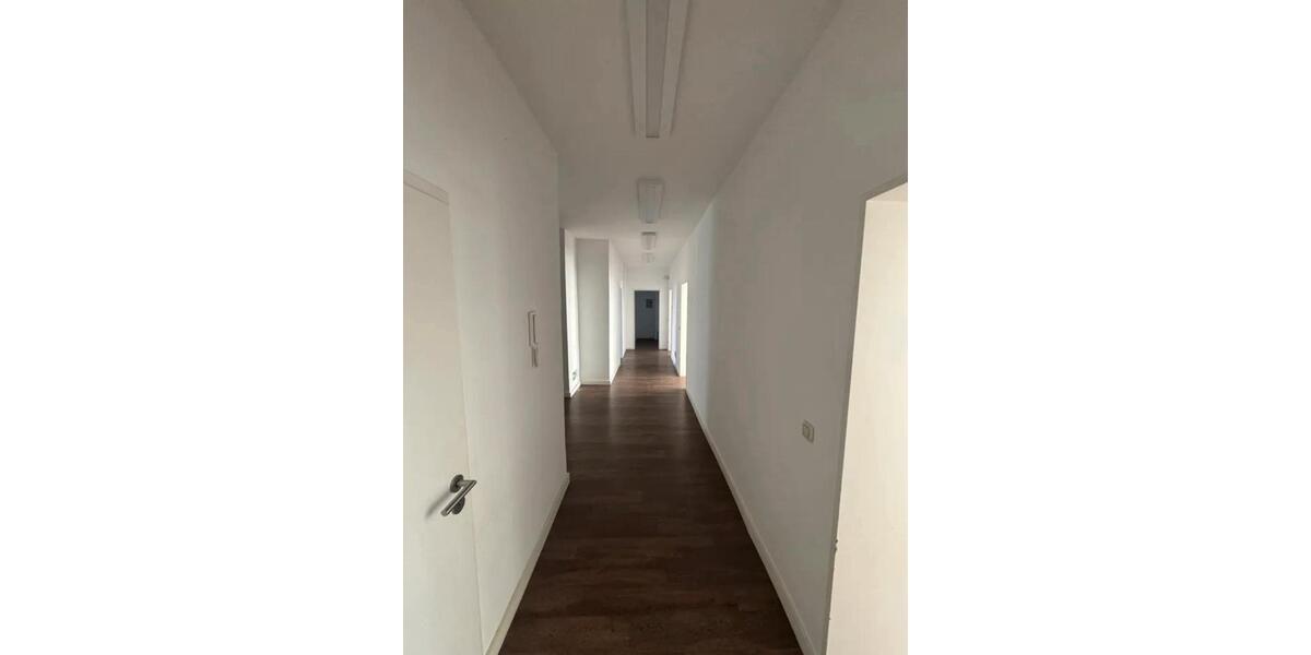 Etagenwohnung Essen Stadtbezirk VIII - 4 Zimmer, 130 m&sup2;, 1.170&euro; | Angebot:25272343