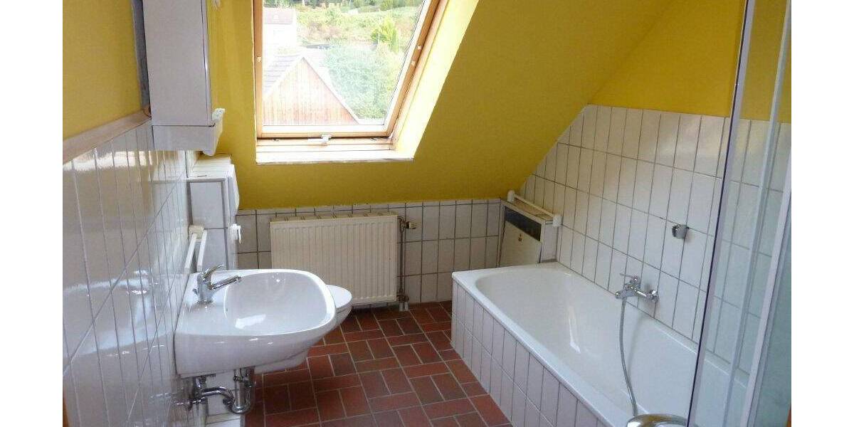 Etagenwohnung Bodenwerder Rühle - 2 Zimmer, 85 m&sup2;, 360&euro; | Angebot:26187861