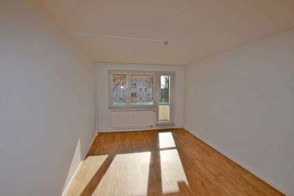 Wohnung Sangerhausen - 4 Zimmer, 72 m&sup2;, 437&euro; | Angebot:26986318