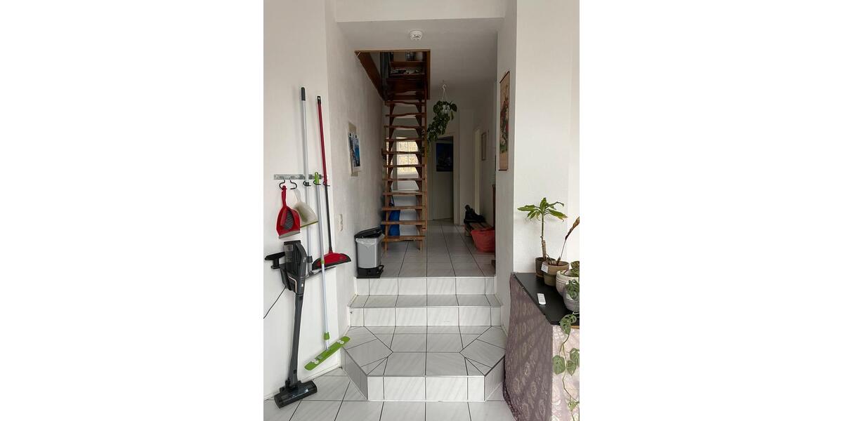 Zwei Zimmer in 2er WG Würzburg Höchberg Balkon DG 2 zimmer