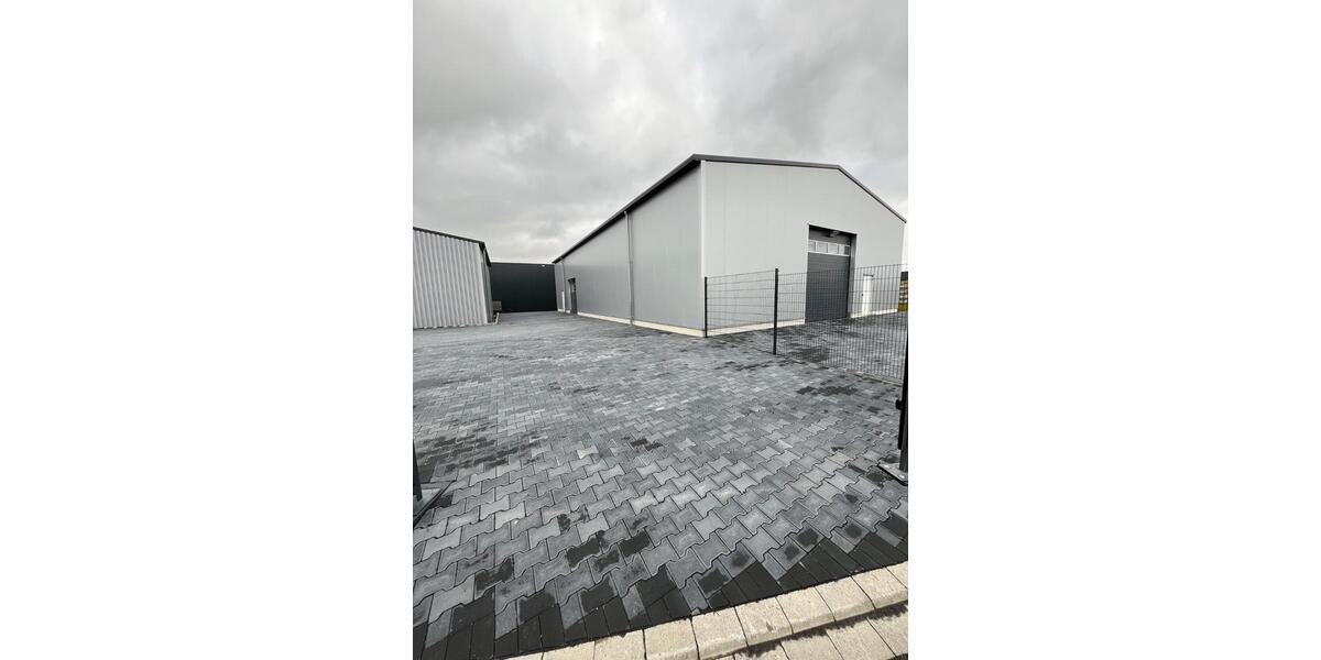 Werkshalle mit Bürotrakt- Neubau zimmer