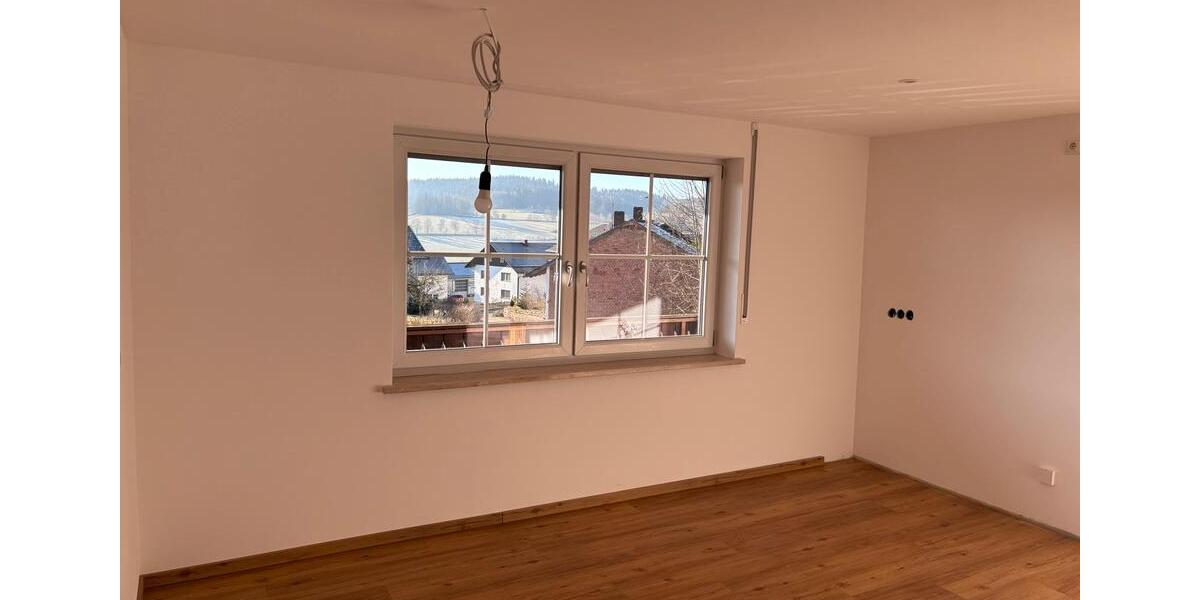 Etagenwohnung Teisnach - 4 Zimmer, 110 m&sup2;, 880&euro; | Angebot:26019923