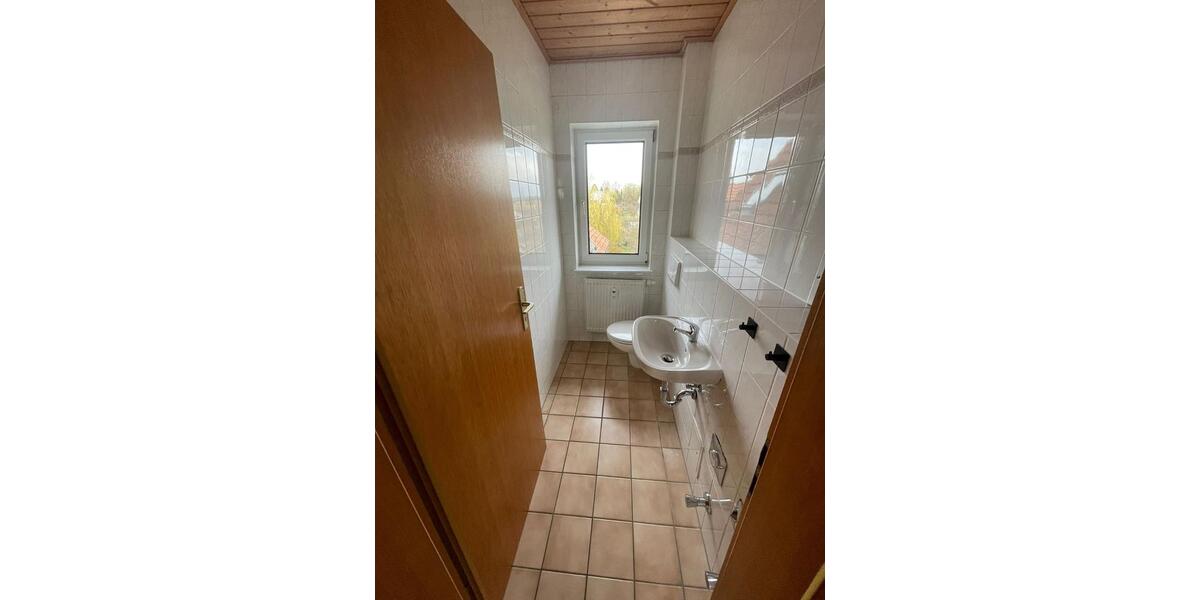 Etagenwohnung Menteroda - 3 Zimmer, 86 m&sup2;, 555&euro; | Angebot:25899239