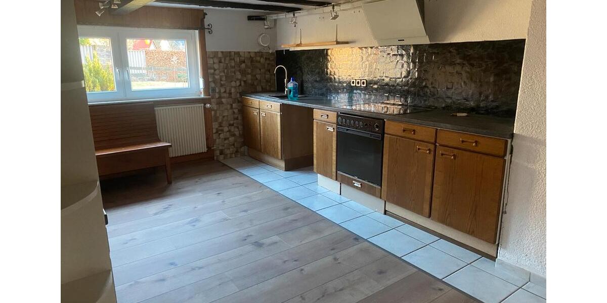 Doppelhaushälfte Kreuztal - 5 Zimmer, 160 m&sup2;, 1.350&euro; | Angebot:24987601
