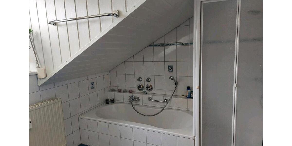 Dachgeschoßwohnung Bodenkirchen - 3 Zimmer, 90 m&sup2;, 820&euro; | Angebot:26250515
