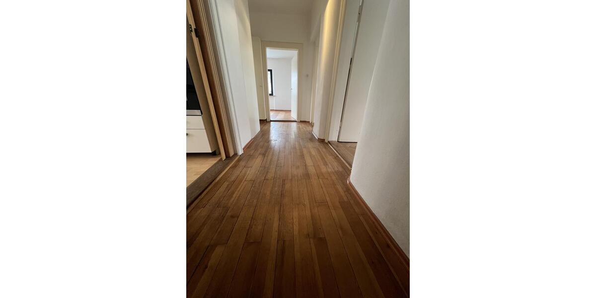 Etagenwohnung Straubing - 3 Zimmer, 81 m&sup2;, 795&euro; | Angebot:26688957