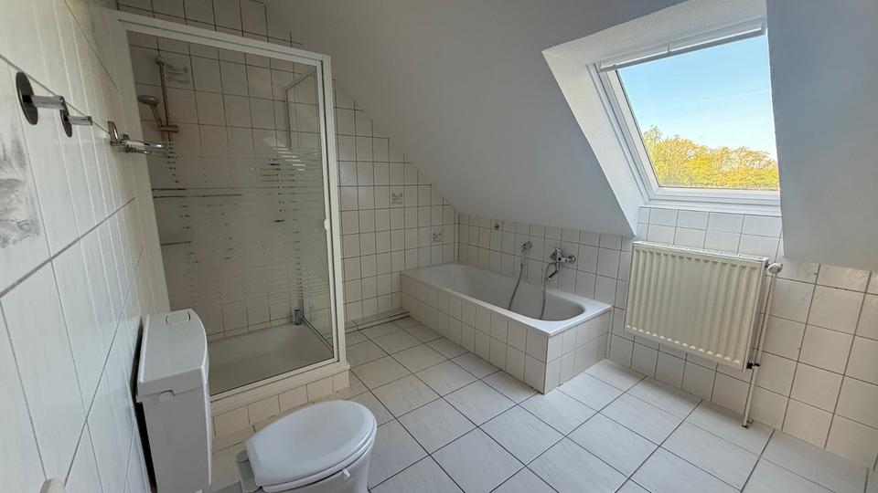 Erdgeschoßwohnung Uplengen - 4 Zimmer, 106 m&sup2;, 595&euro; | Angebot:26532141