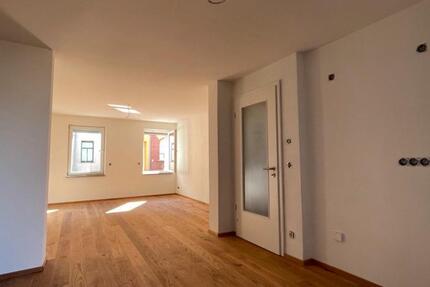 Wohnung Groitzsch - 2 Zimmer, 47 m&sup2;, 420&euro; | Angebot:25999922