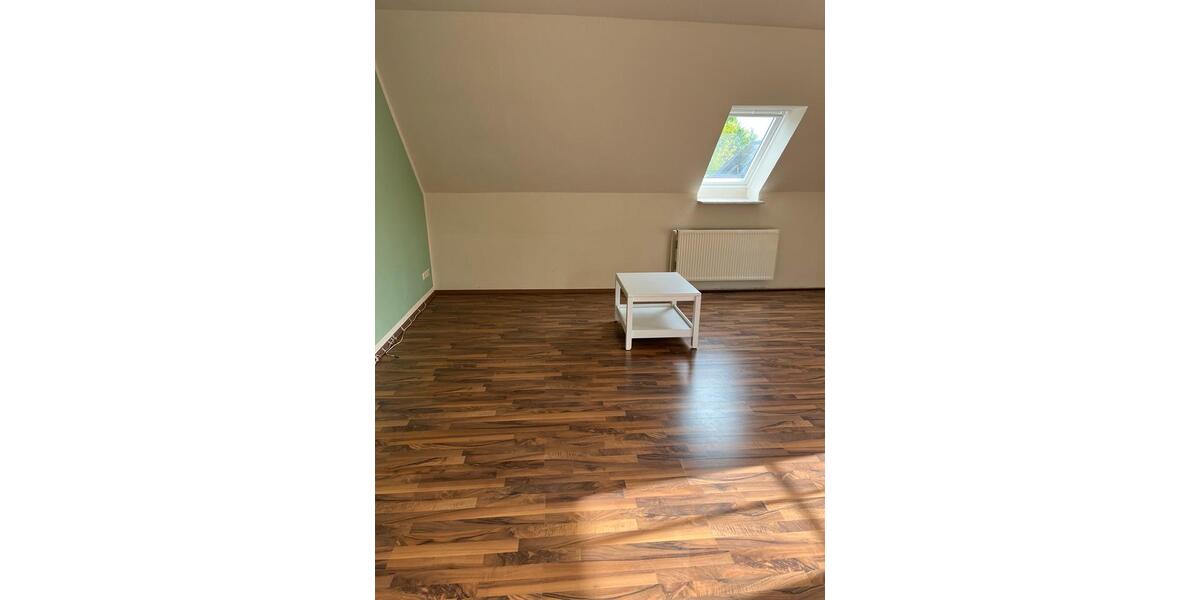 Dachgeschoßwohnung Heide - 3 Zimmer, 82 m&sup2;, 850&euro; | Angebot:26598202