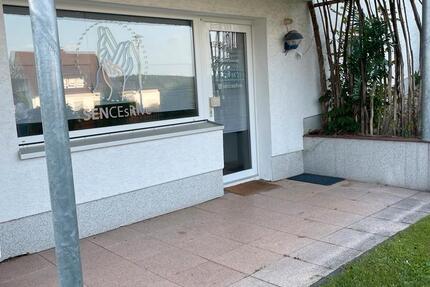 Vermiete Praxisräume Nagelstudio Kosmetik Wohnung Büro