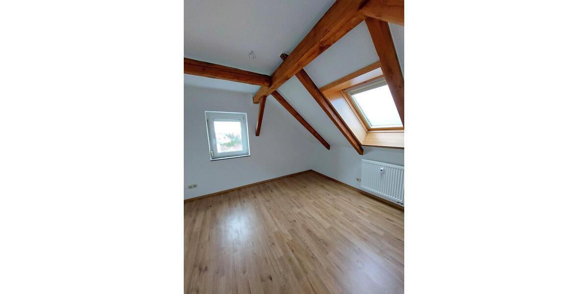 Dachgeschoßwohnung Großröhrsdorf - 3 Zimmer, 66 m&sup2;, 529&euro; | Angebot:24592773