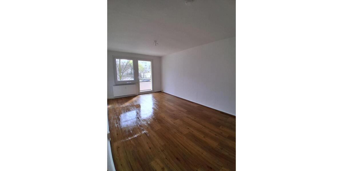 Etagenwohnung Querfurt - 4 Zimmer, 75 m&sup2;, 445&euro; | Angebot:26235228