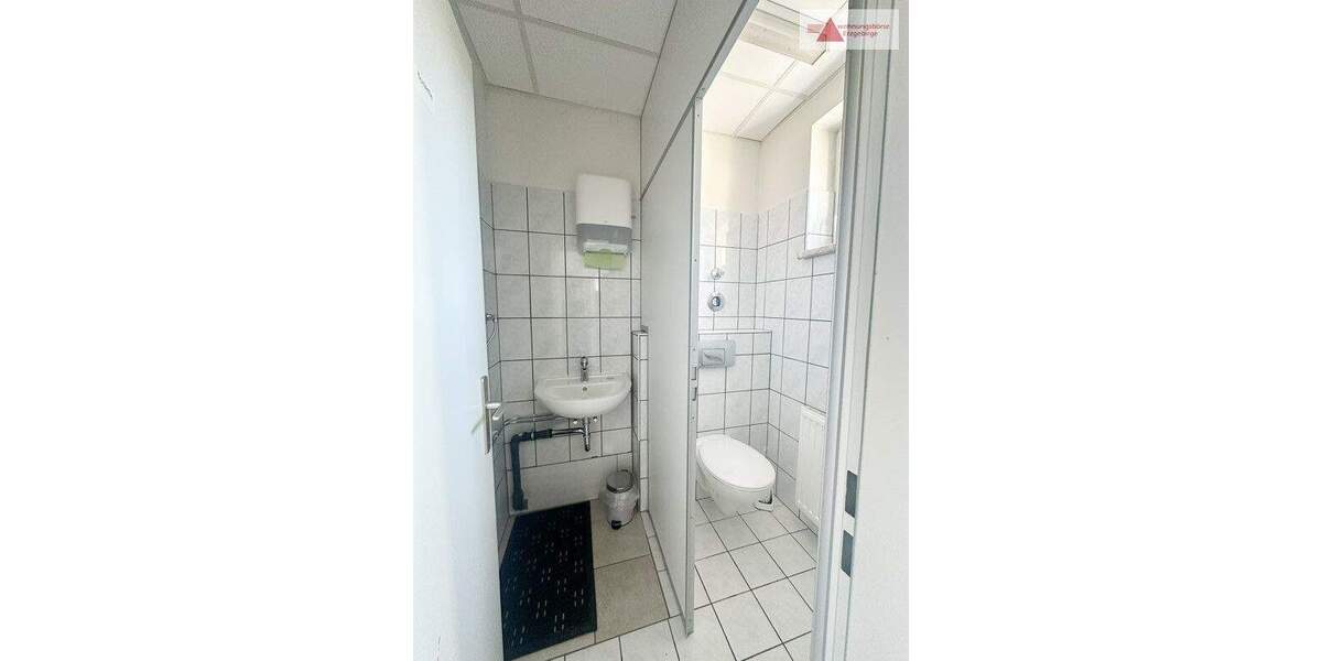 Gewerbeobjekt Kirchberg Burkersdorf - 3 Zimmer, 330&euro; | Angebot:25688338