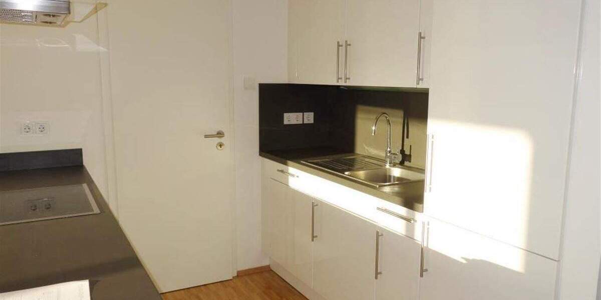 Etagenwohnung Mönchengladbach Stadtmitte - 2 Zimmer, 103 m&sup2;, 1.379&euro; | Angebot:25052081