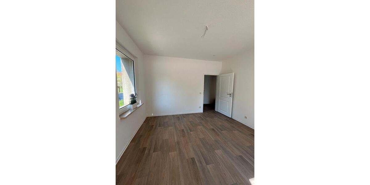 Erdgeschoßwohnung Calbe (Saale) - 3 Zimmer, 69 m&sup2;, 485&euro; | Angebot:26366818