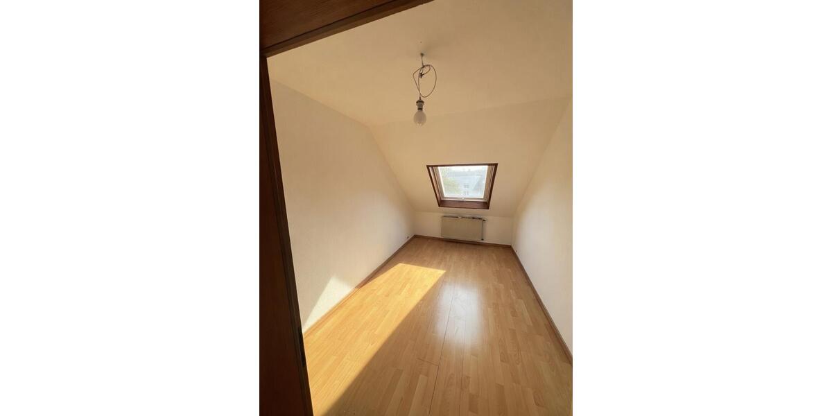 Dachgeschoßwohnung Solingen Mitte - 3 Zimmer, 76 m&sup2;, 750&euro; | Angebot:26610417