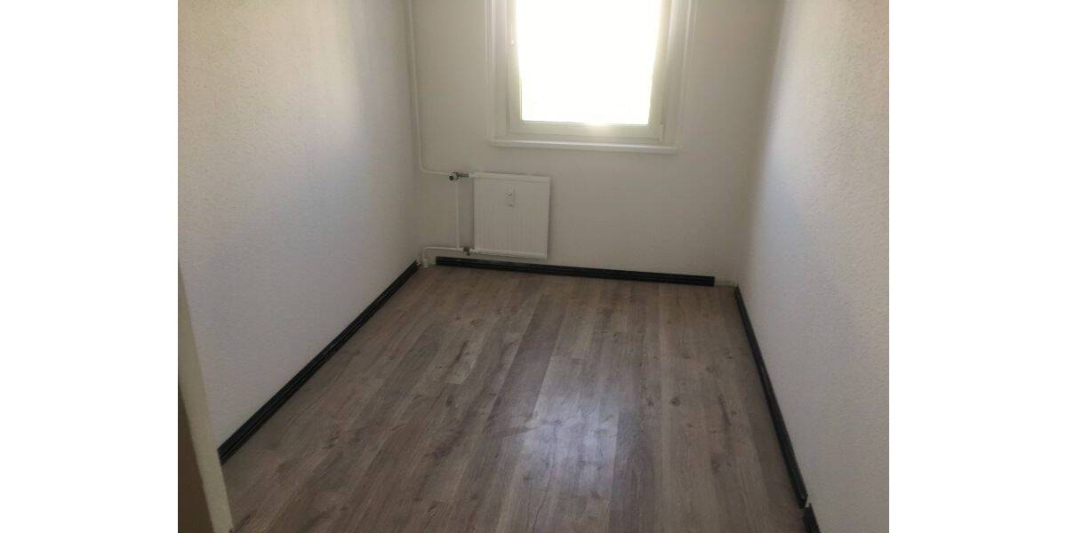 Etagenwohnung Brandenburg an der Havel Hohenstücken - 6 Zimmer, 123 m&sup2;, 860&euro; | Angebot:26064541
