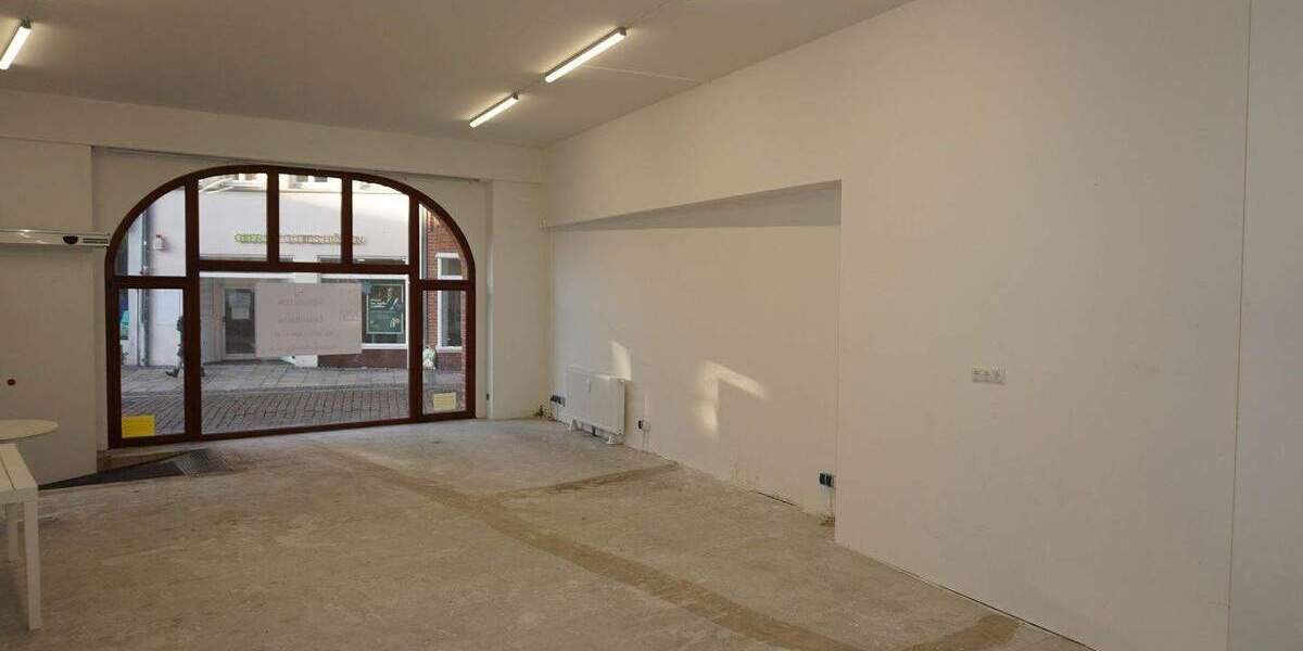 Ladenfläche 130m² in 1B-Lage , Am Sande in 21335 Lüneburg, Ladengeschäft, Einzelhandelsfläche , zzgl. 30m² Nebenflächen - sofort frei 1 zimmer