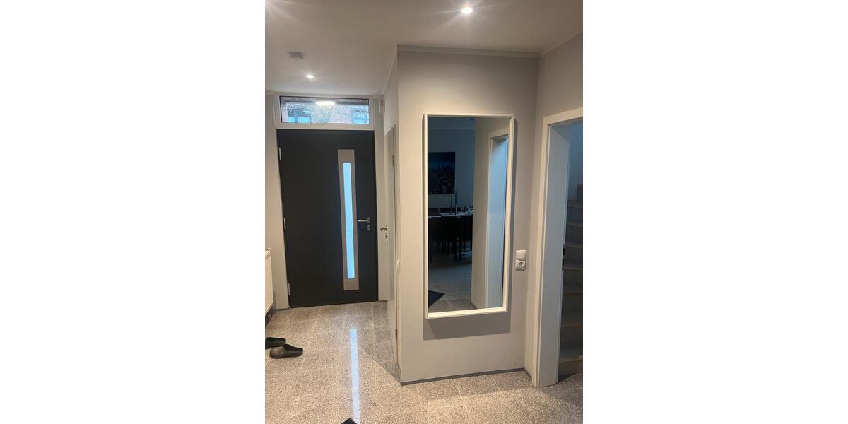 Wohnen auf Zeit Herzogenrath - 3 Zimmer, 75 m&sup2;, 1.325&euro; | Angebot:24875324