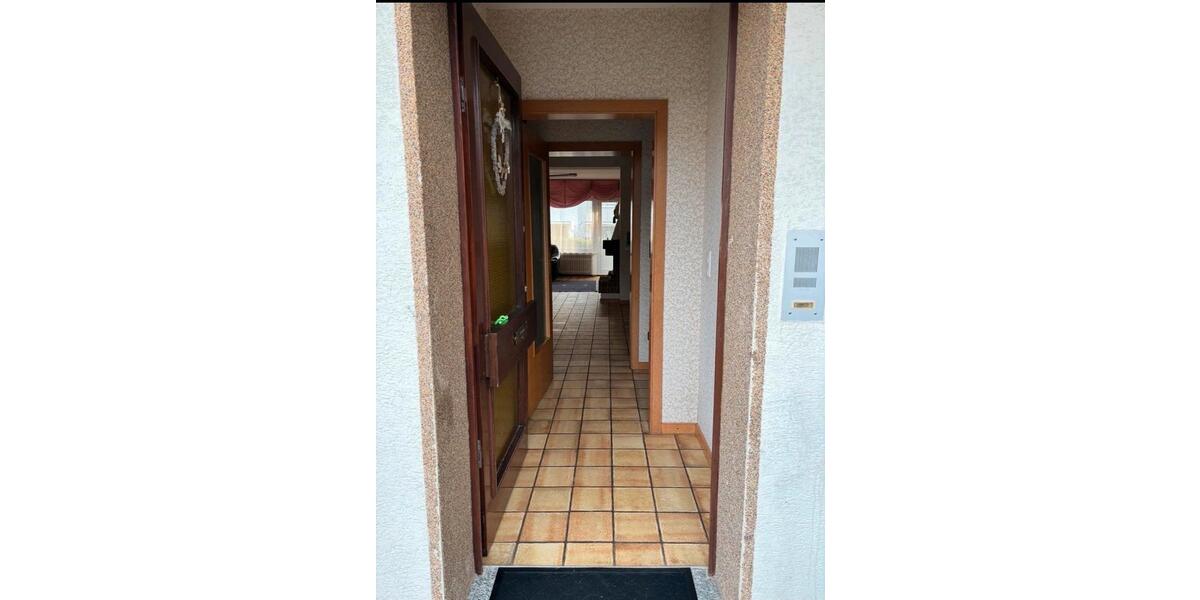 Doppelhaushälfte Bad Salzuflen - 5 Zimmer, 140 m&sup2;, 1.500&euro; | Angebot:26042792