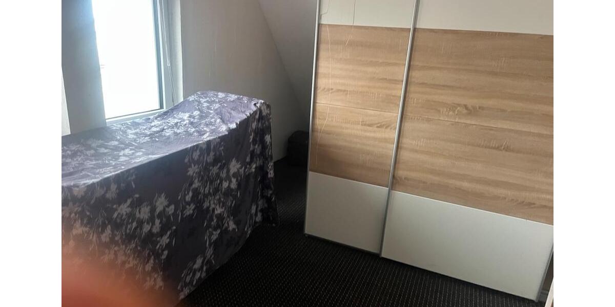 Dachgeschoßwohnung Neu-Ulm Burlafingen - 3.5 Zimmer, 85 m&sup2;, 1.200&euro; | Angebot:25323912