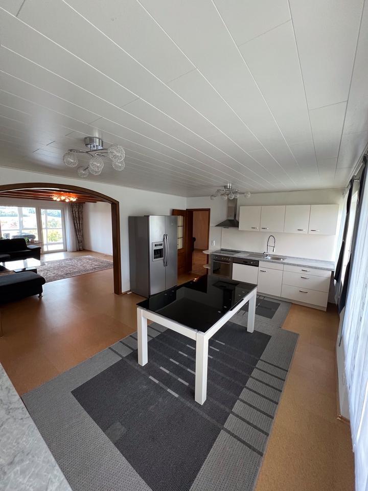 Großzügige 160m² 3-Zimmer Wohnung mit Wintergarten & Extra-Büro