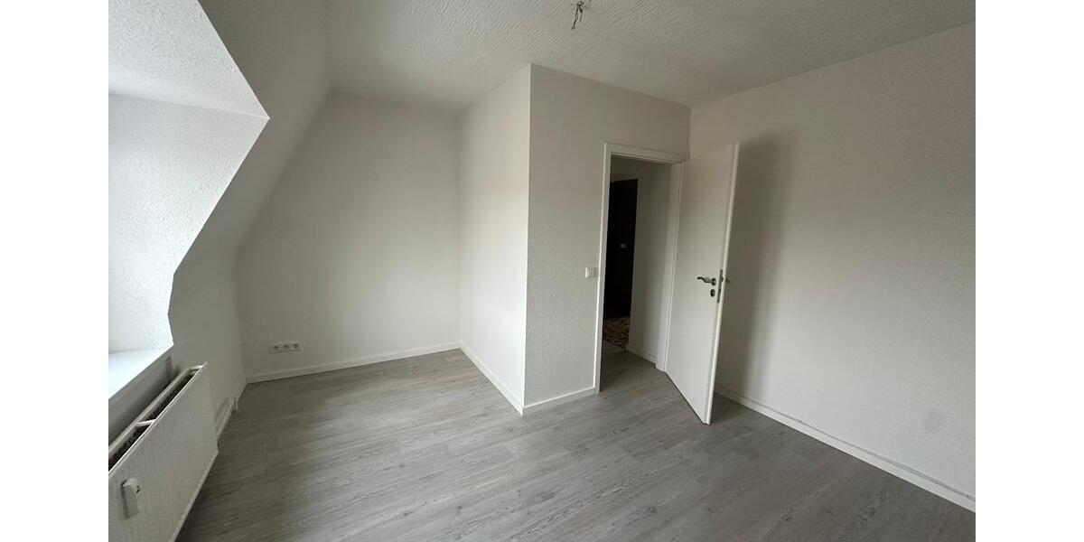 Dachgeschoßwohnung Flensburg - 2 Zimmer, 35 m&sup2;, 430&euro; | Angebot:24494437