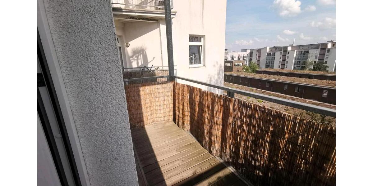 Wohnen auf Zeit Halle (Saale) Damaschkestraße - 3 Zimmer, 63 m&sup2;, 250&euro; | Angebot:26636196