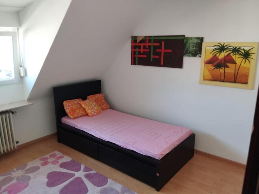 1 Zimmer in WG-Wohnung