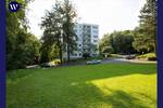 Familien-Wohnung in grüner Lage mit Balkon + renoviert + Wannenbad + separates WC + Aufzug