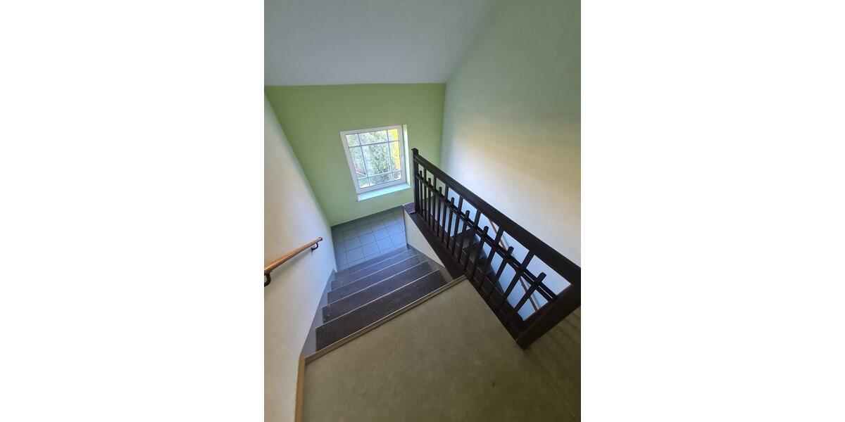 Dachgeschoßwohnung Burgstädt - 4 Zimmer, 92 m&sup2;, 460&euro; | Angebot:24398850