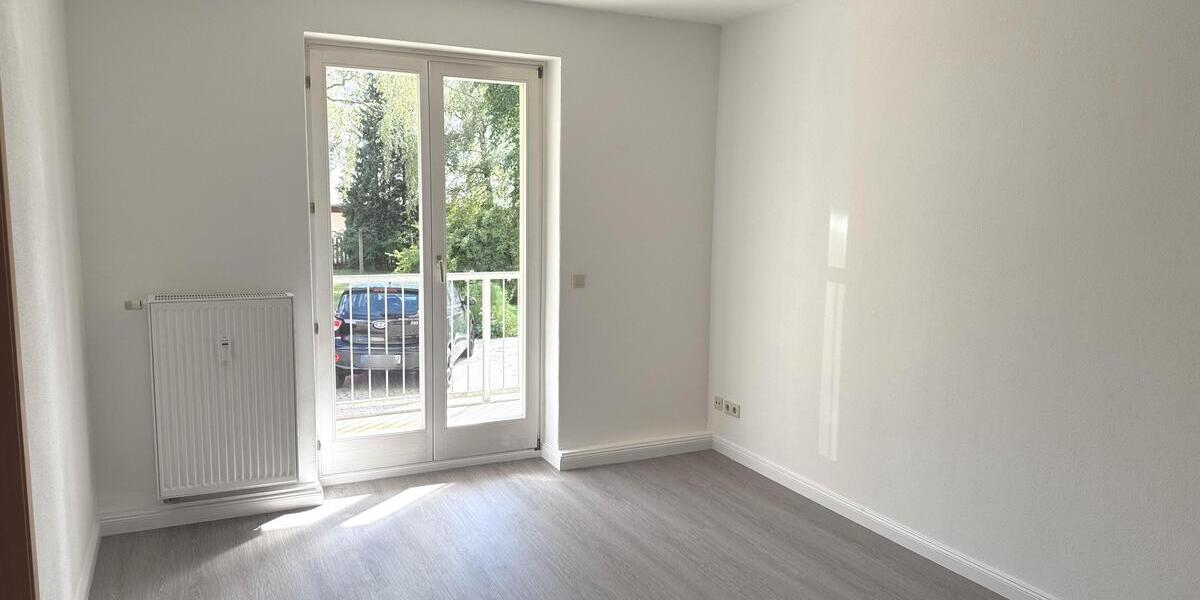 Frisch renovierte 3-Raum-Wohnung mit Balkon und bodentiefer Dusche! - Erdgeschoßwohnung Frankenberg | Angebot:27302075