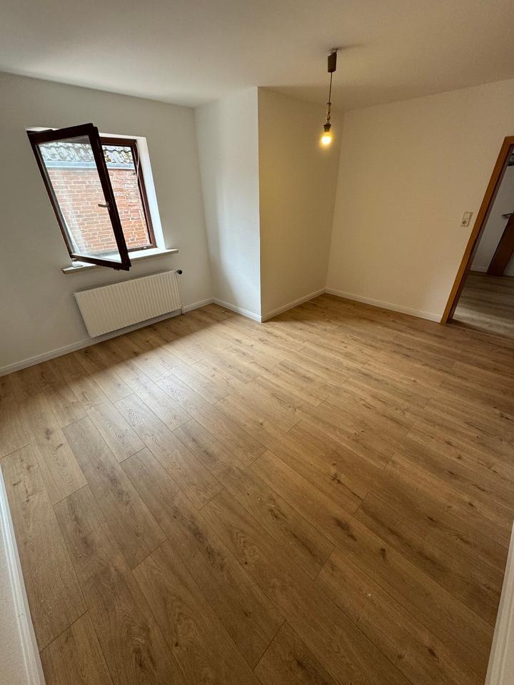 150qm 4 Zimmer Haus Schleswig 700qm Garten Garage zwei neue EBK