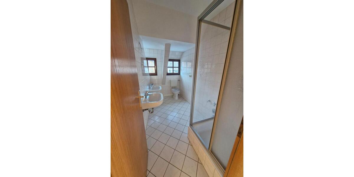 Dachgeschoßwohnung Oederan - 4 Zimmer, 88 m&sup2;, 481&euro; | Angebot:26032021