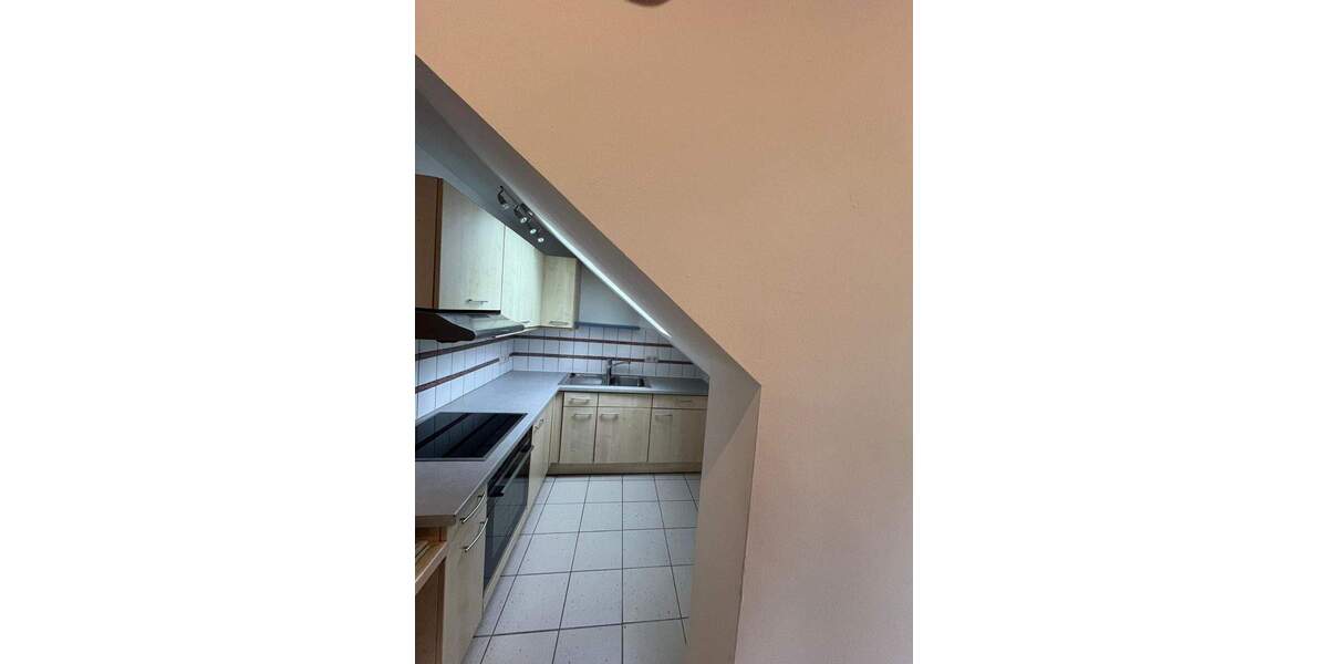 Gemütliche 1-Zimmer-Dachgeschosswohnung in Essenbach 1 zimmer