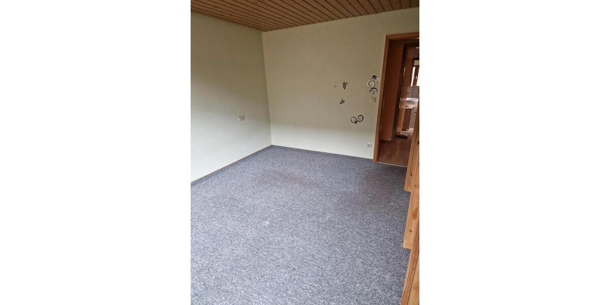 Erdgeschoßwohnung Neubulach - 2.5 Zimmer, 69 m&sup2;, 500&euro; | Angebot:25404950