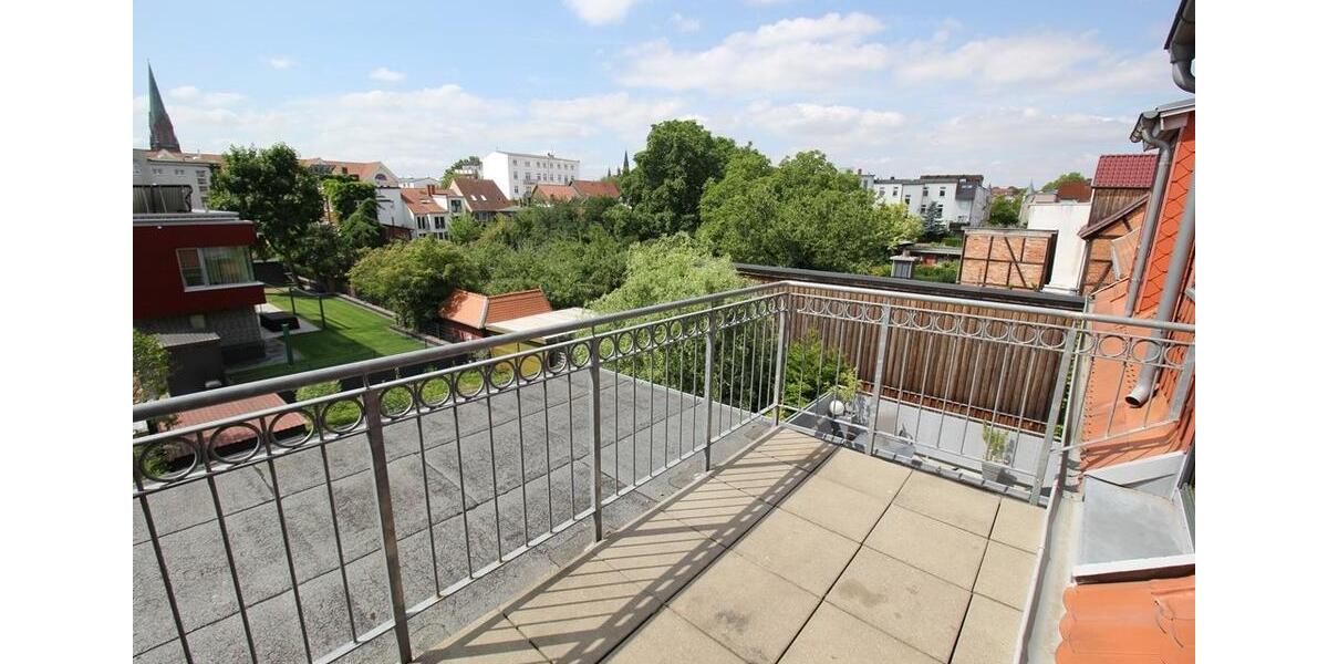 Dachgeschoßwohnung Schwerin Altstadt - 2 Zimmer, 65 m&sup2;, 585&euro; | Angebot:25099512