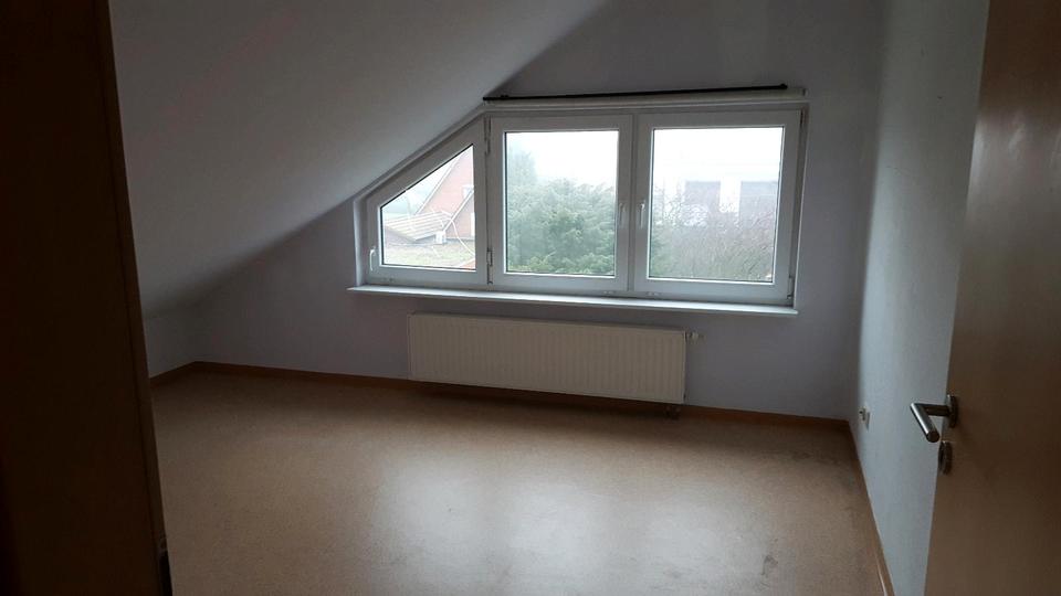 Dachgeschoßwohnung Vechta - 5 Zimmer, 80 m&sup2;, 300&euro; | Angebot:24394869