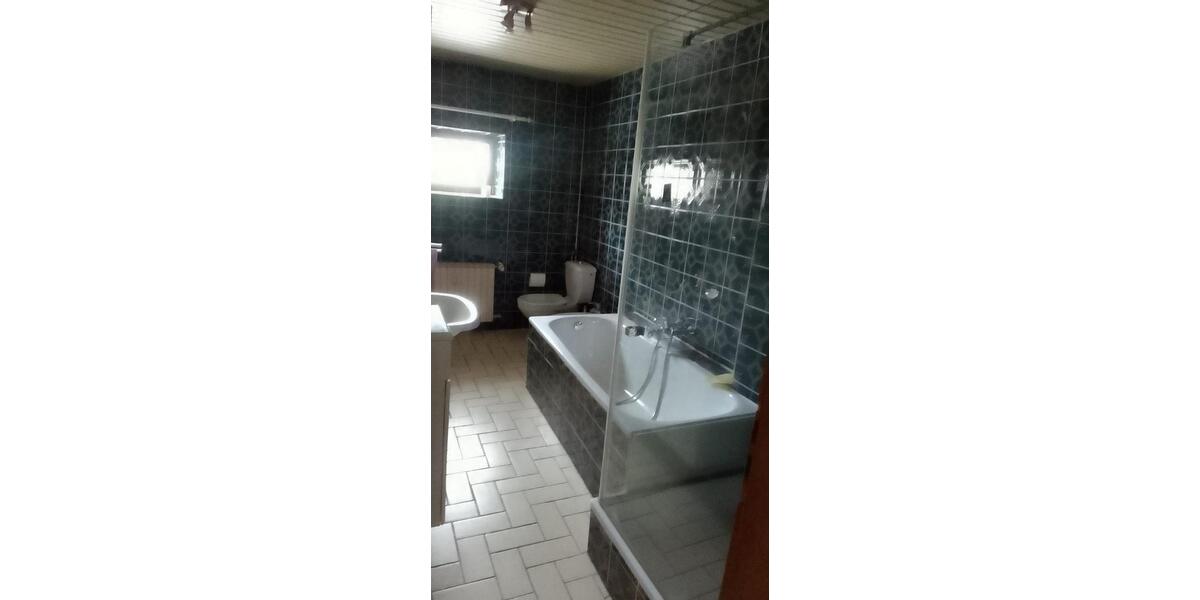 Etagenwohnung Moers - 3 Zimmer, 100 m&sup2;, 1.000&euro; | Angebot:26644898