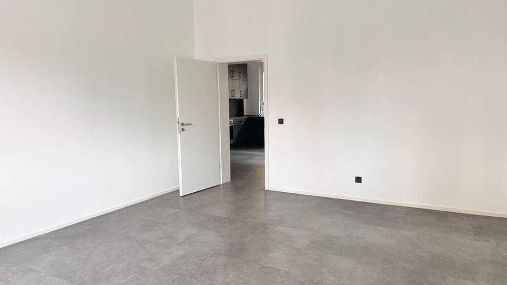 Loftstyle ! Nähe Plärrer, WG-taugliche 4-Zi-Whg., 117m², moderne Einbauküche, im Erdgeschoß