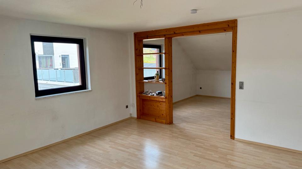 Dachgeschoßwohnung Bad Zwesten - 2.5 Zimmer, 80 m&sup2;, 540&euro; | Angebot:26004096