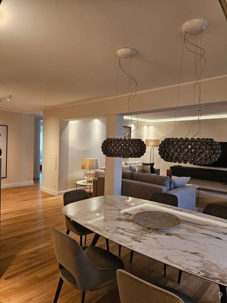 Inselstraße - Luxuriöse 4 Zimmer-Wohnung vollmöbliert mit Blick in den Hofgarten