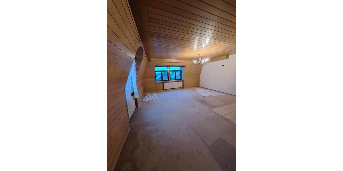 Dachgeschoßwohnung Geilenkirchen - 3 Zimmer, 123 m&sup2;, 990&euro; | Angebot:26504046