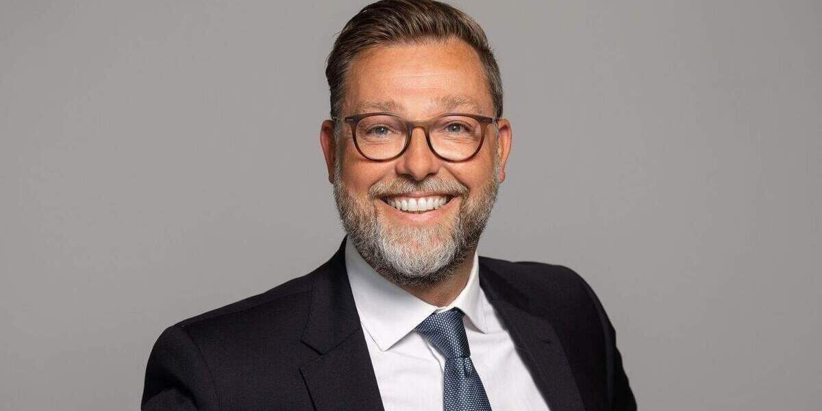 *NEU* MODERNE UND HELLE DACHGESCHOSSWOHNUNG MIT GROßEM WOHN-ESSBEREICH IM BELIEBTEN FINTHEN! 3 zimmer