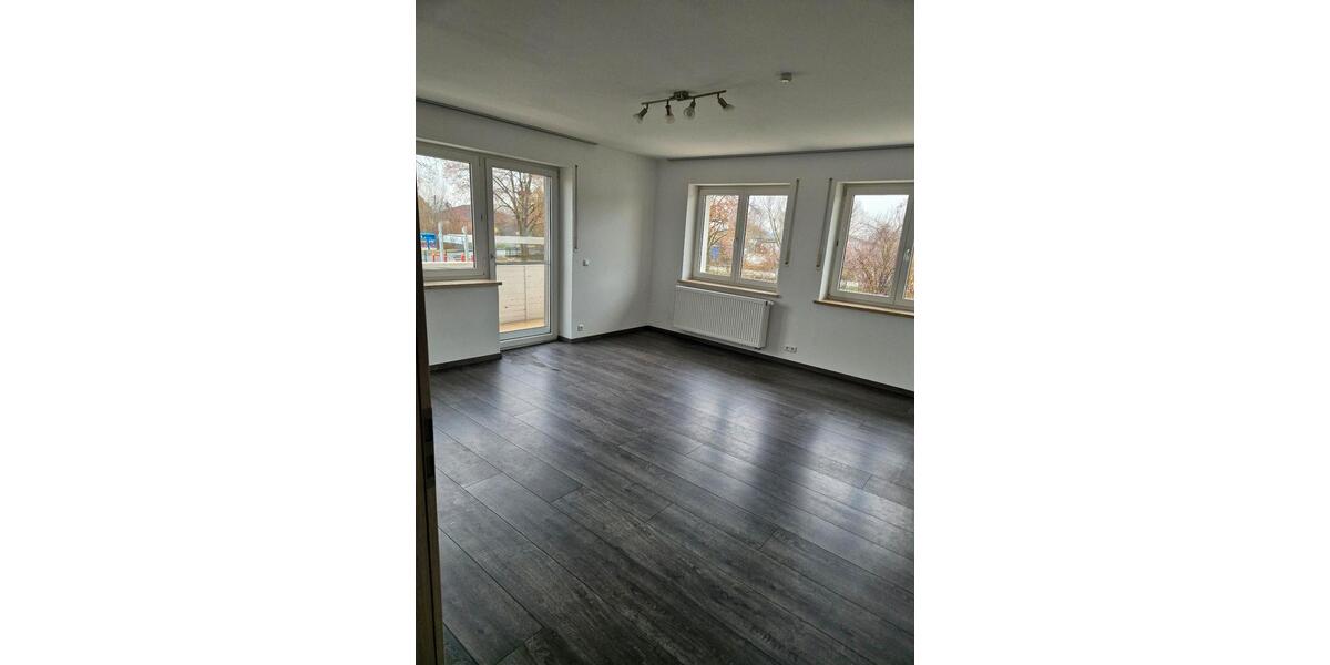 Etagenwohnung Osterhofen - 3 Zimmer, 87 m&sup2;, 1.090&euro; | Angebot:25973546