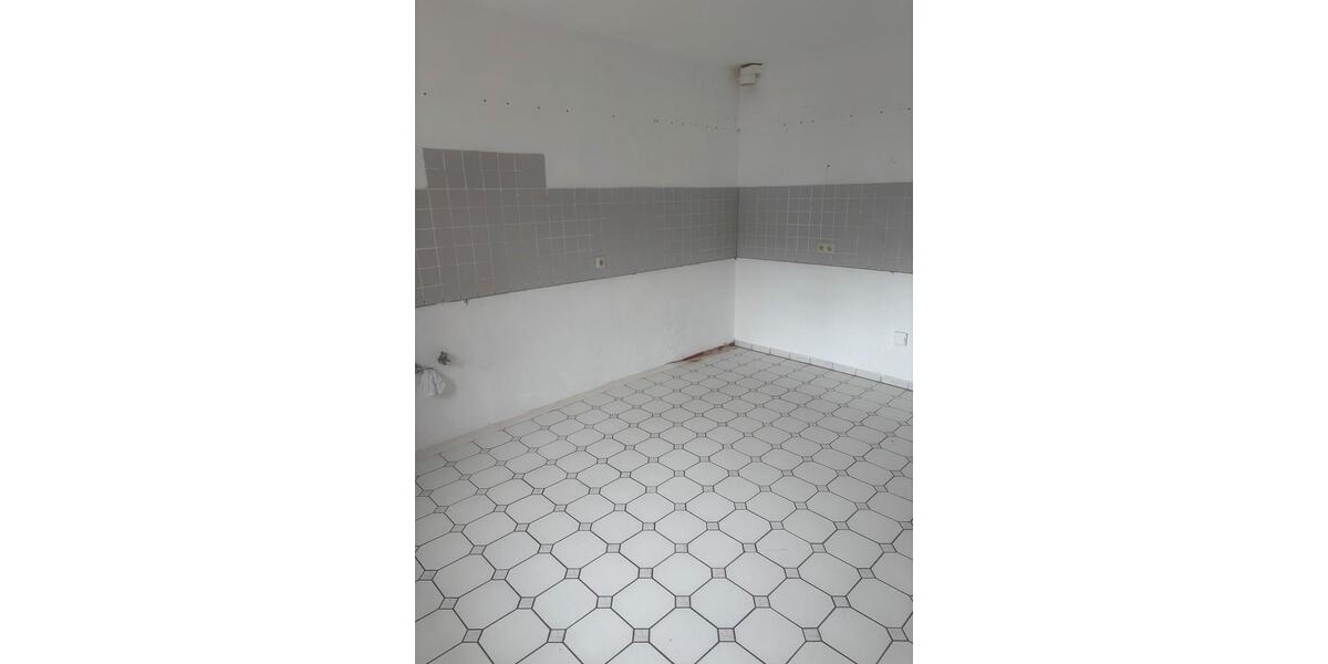 Etagenwohnung Schwalmstadt - 1 Zimmer, 120 m&sup2;, 1.000&euro; | Angebot:26459852