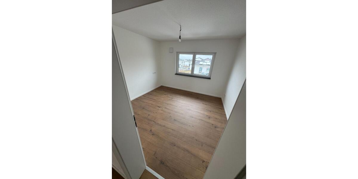 Etagenwohnung Burgrieden - 3 Zimmer, 72 m&sup2;, 930&euro; | Angebot:25049699