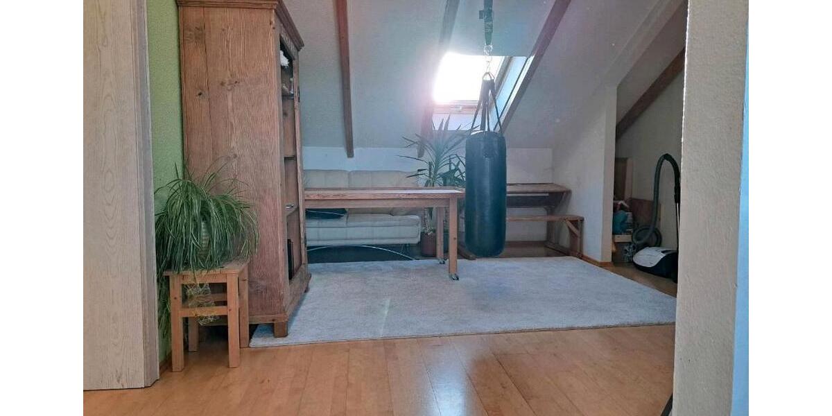 Dachgeschoßwohnung Neukirchen bei Heiligen Blut - 4 Zimmer, 135 m&sup2;, 810&euro; | Angebot:26067019